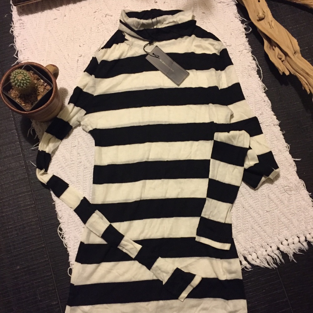 NWT| BCBG MAXAZRIA| Turtle Neck